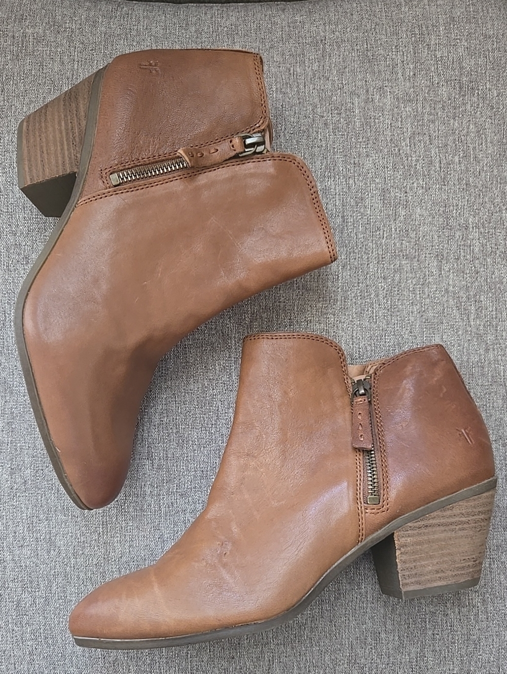 Frye Brown Leather with Side Zip Fall Western Rodeo Bohemian Fun Ankle Booties